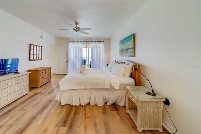 Building Photo - 16550 Gulf Blvd
