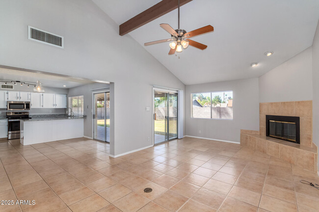 Building Photo - 9353 E Altadena Ave
