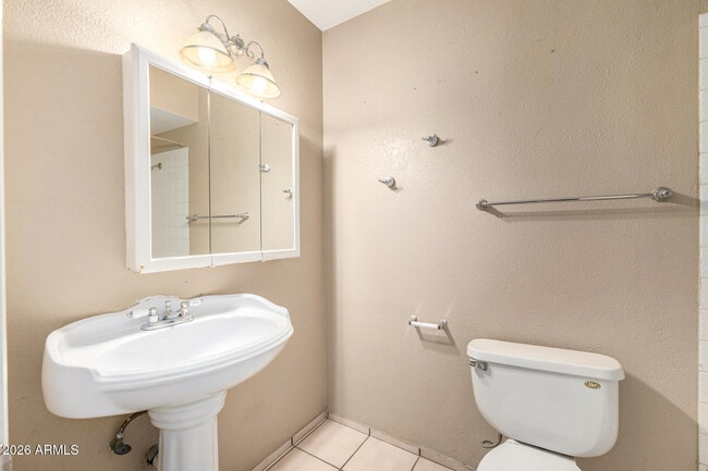 Building Photo - 5227 W Poinsettia Dr