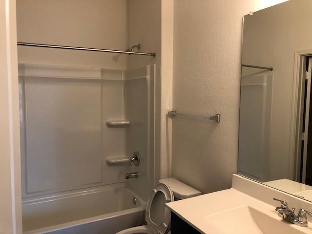 Building Photo - 3300 Lodgepole Dr