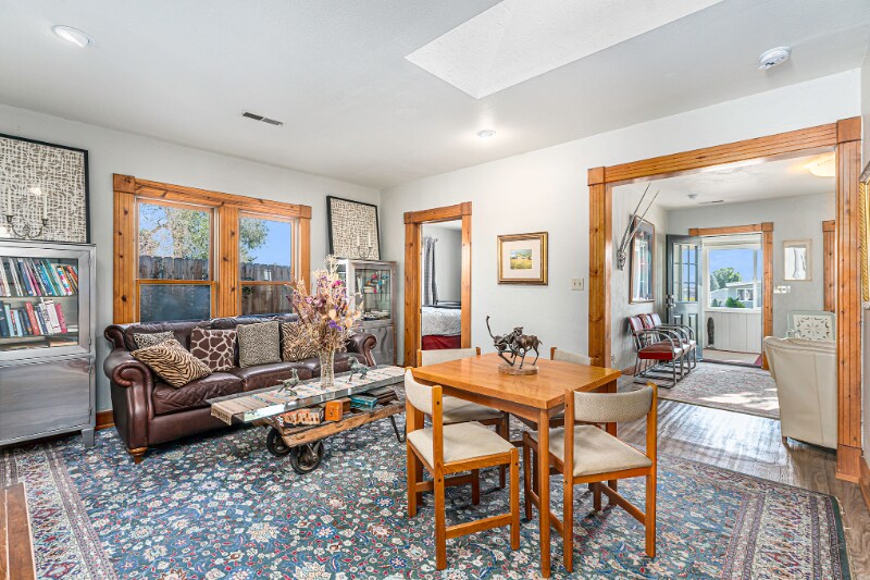 Building Photo - 4025 Kern St