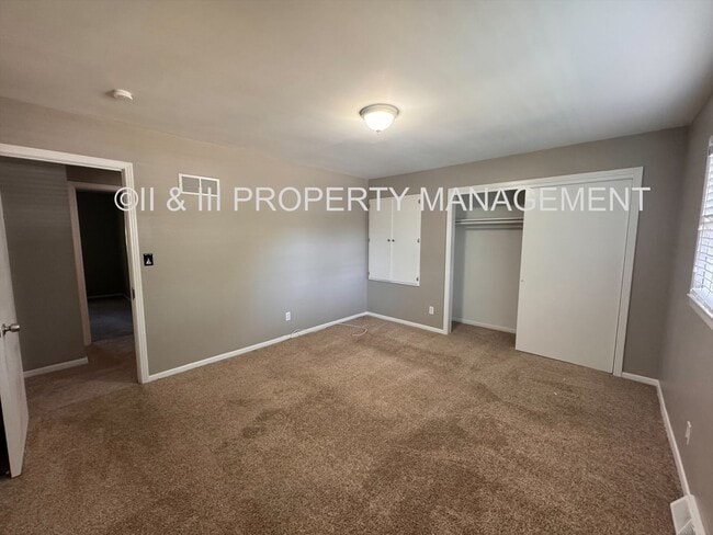 Building Photo - 9508 Outlook Dr