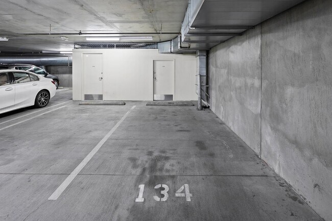 Building Photo - Modern West-Facing Condo with Spectacular Views and Prime Location in Hillcrest, San Diego