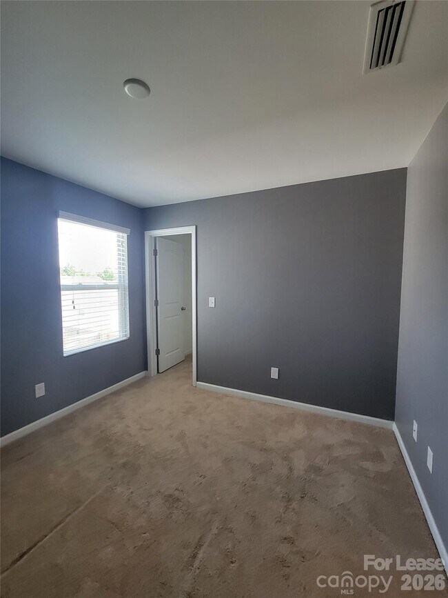 Building Photo - 1349 Haestad Ct