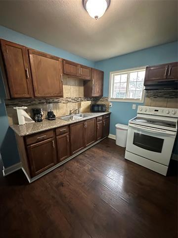 Building Photo - 5800 Truman Dr