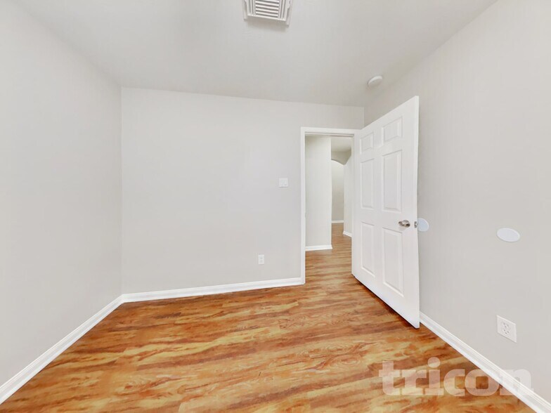 Building Photo - 3915 Liberty Square Trail