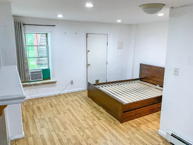 Building Photo - 639 Palisade Ave
