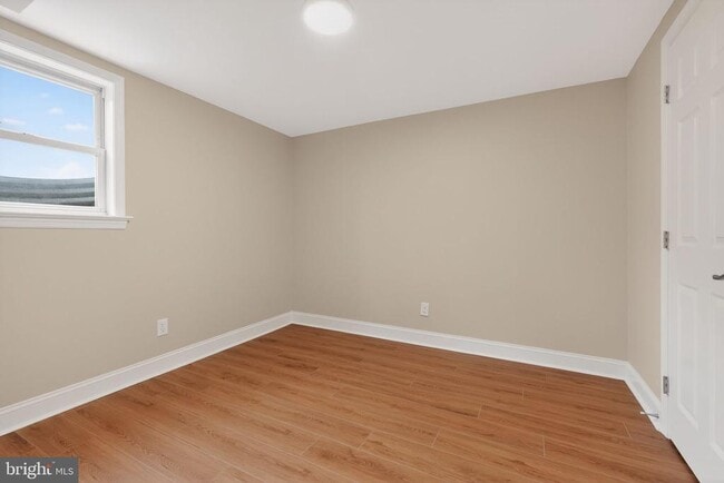 Building Photo - 1608 Elson St