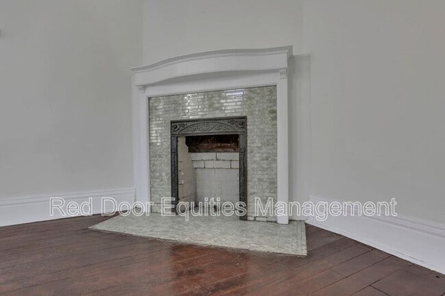 Building Photo - 134 W Walnut St