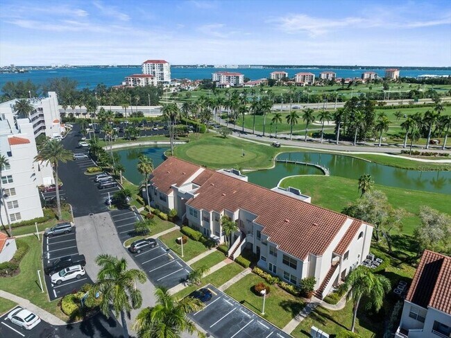 Building Photo - 5900 Bahia Del Mar Cir N