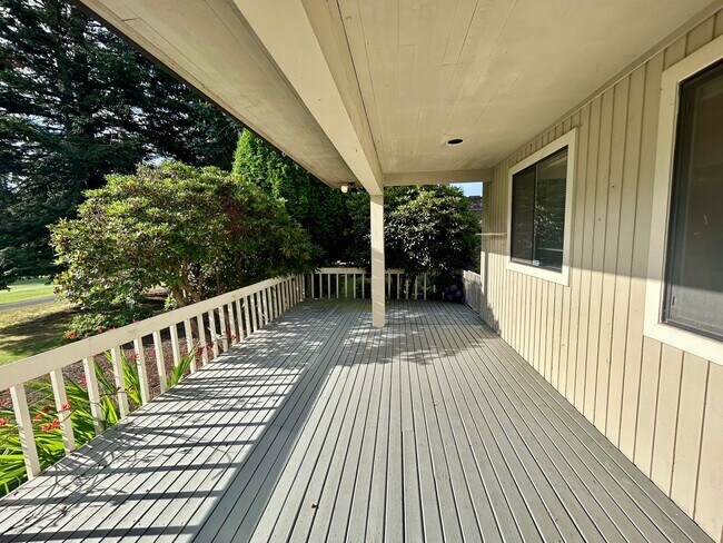 Building Photo - 12371 Rainier Dr