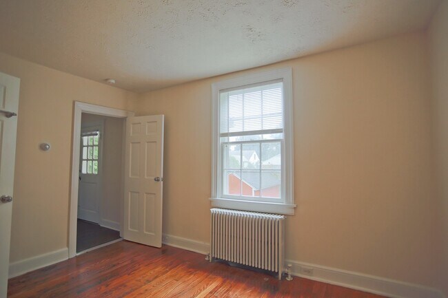 Building Photo - 8br Single Family Home on 14th St NW  (MIN...