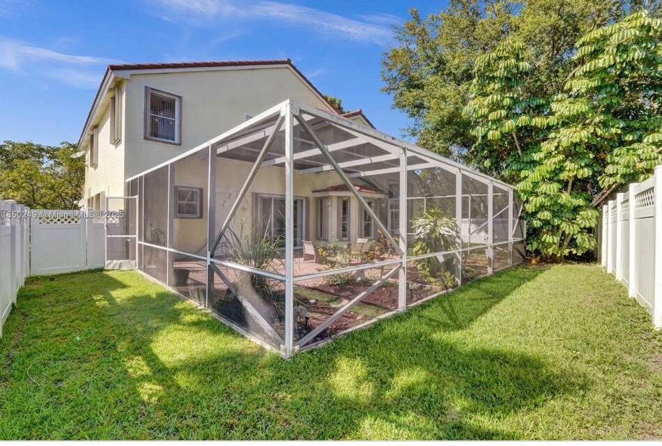 Building Photo - 10730 NW 56th Ct