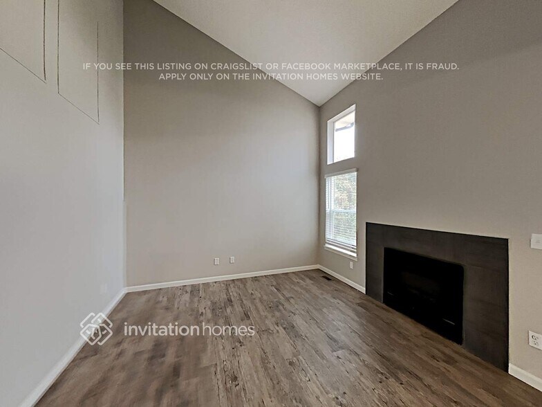 Building Photo - 12032 Monaco Dr
