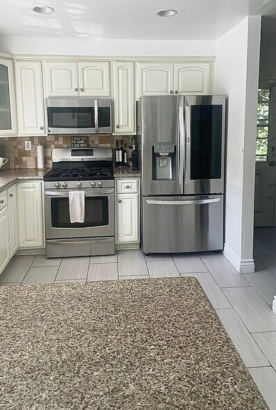 Building Photo - 5055 Ludgate Dr