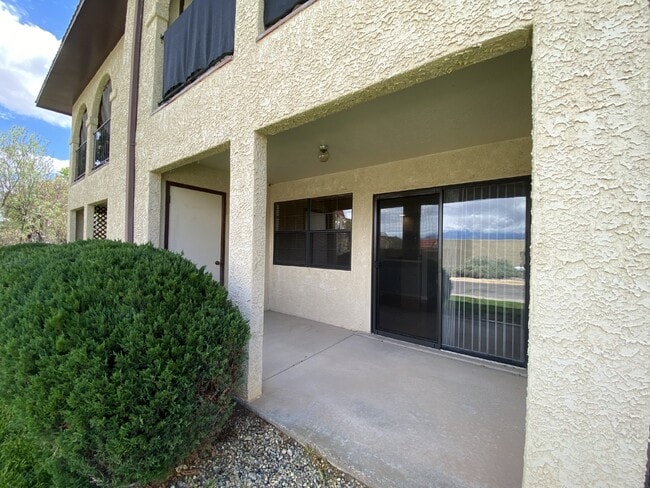 Building Photo - 1BR/1BATH - Ground Floor Condo - NO PETS