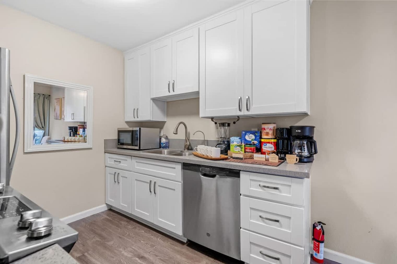 Building Photo - 9504 Carroll Canyon Rd