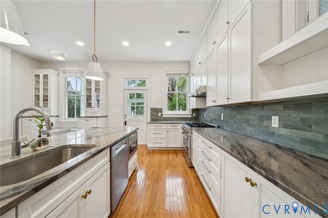 Building Photo - 1801 Grove Ave