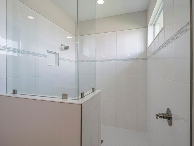 Building Photo - 6423 High Pointe Cir