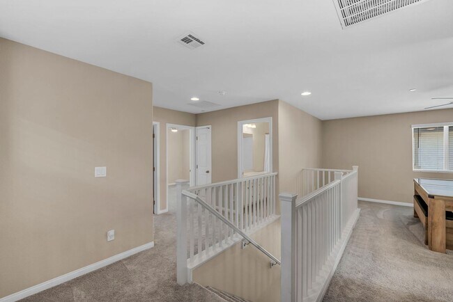 Building Photo - 688 Monroe Hl Pl