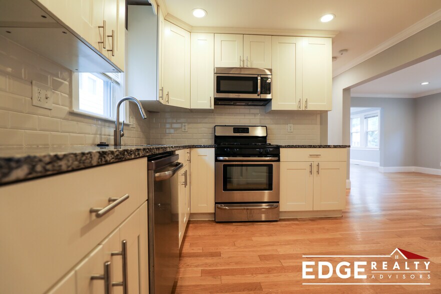 Building Photo - 111 Highland Ave