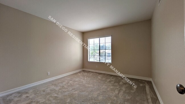 Building Photo - Highly Updated 2-Bedroom Condo in Prime Mi...