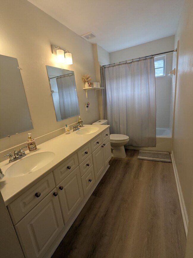 Building Photo - Charming 4BR House in Tallahassee