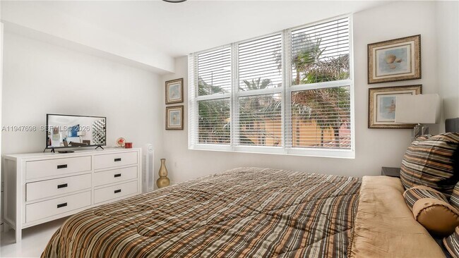 Building Photo - 2110 N Ocean Blvd