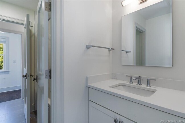 Building Photo - 75 Strickland Rd