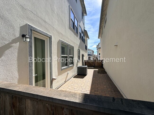 Building Photo - Modern Lock-and-Leave Living in the Heart of Carson City