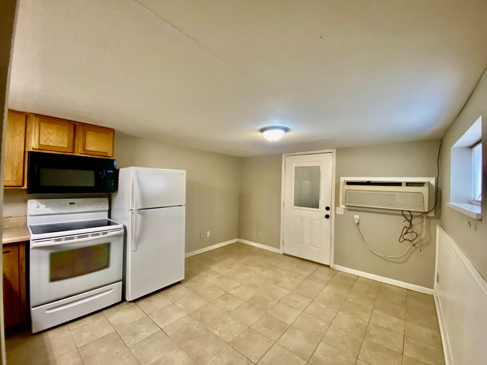 Building Photo - 164 W Wall St