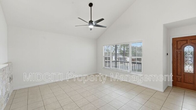 Building Photo - 1361 Bob White Dr