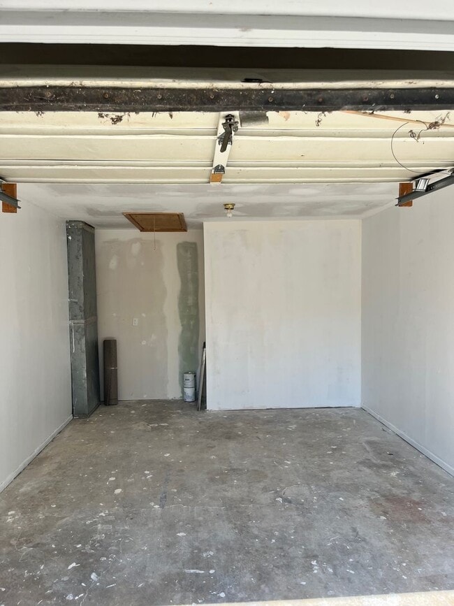 Building Photo - 2810 Antioch Rd