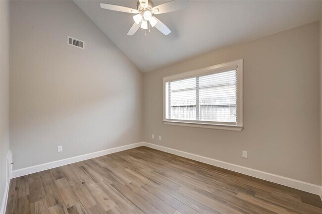 Building Photo - 2234 Kinbrook Dr