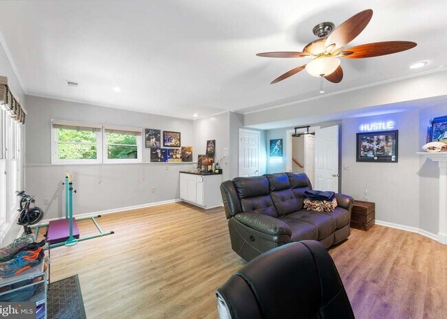 Building Photo - 12153 Abbey Glen Ct