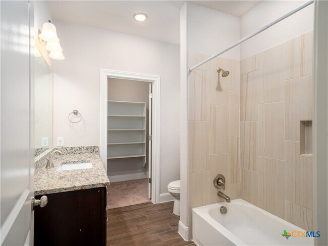 Building Photo - 361 High Dr