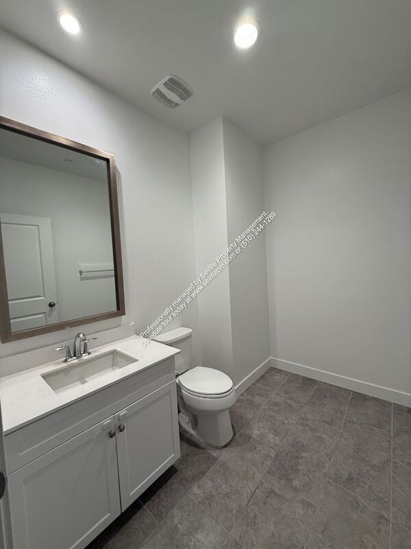 Building Photo - 1922 Willow St