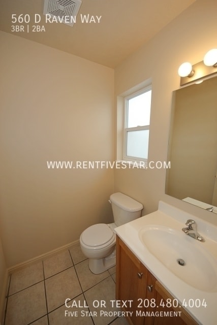 Building Photo - 560 Raven Way