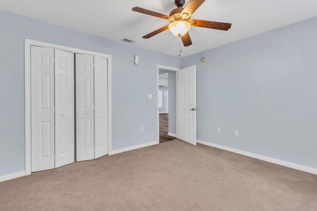 Building Photo - South Crestview Ranch on Cul-de-sac