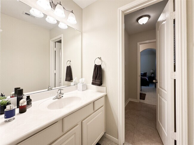 Building Photo - 6118 Coastal Grove Ln