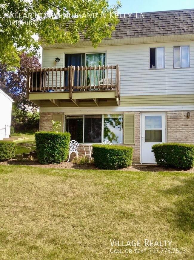 Building Photo - Huge Red Lion 1-bed with washer/dryer hook...