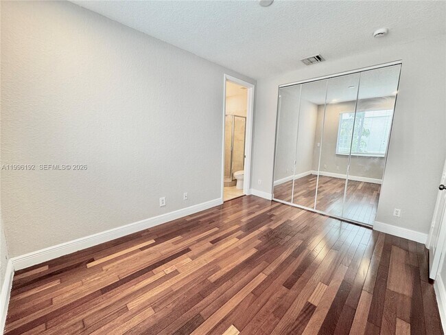 Building Photo - 504 SW 4th Ave