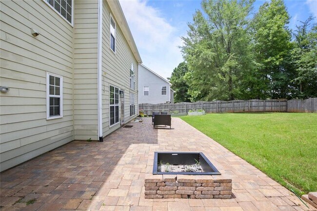 Building Photo - 1000 Great Oaks Dr