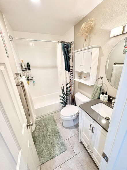 Building Photo - 2362 Hosp Way