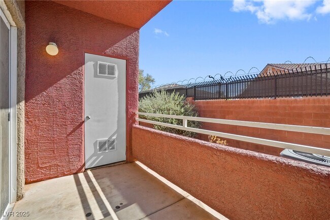 Building Photo - 4730 E Craig Rd
