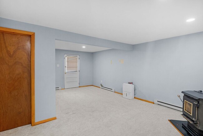 Building Photo - 505 4th