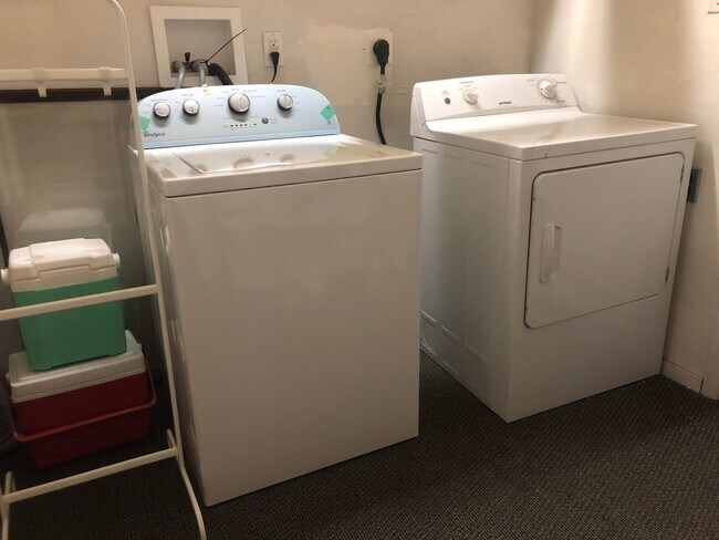 Building Photo - Unique 3 Bedroom with Den in Historic Building on Germantown Pike!