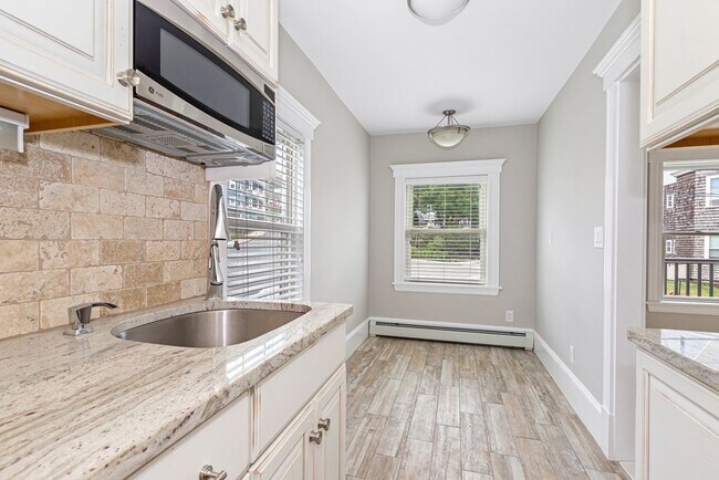 Building Photo - 600 Shirley St