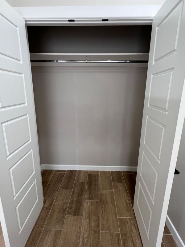 Building Photo - 810 Athol St