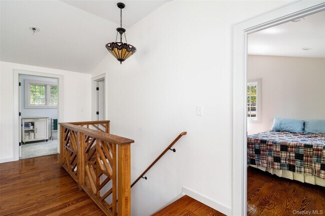 Building Photo - 53 Cove Rd